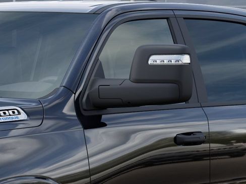 Used 2025 RAM 1500 Big Horn AWD/4WD image 13