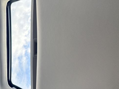 Used 2025 Honda HR-V EX-L image 27