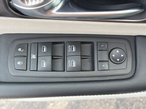 Used 2024 Chrysler Pacifica Touring-L w/ Road Tripper Package FWD image 12