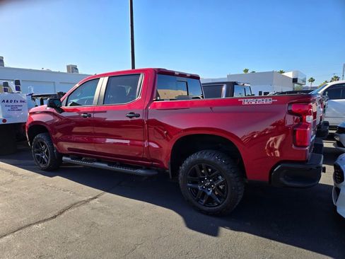 Used 2024 Chevrolet Silverado 1500 LT Trail Boss w/ Convenience Package II AWD/4WD image 2