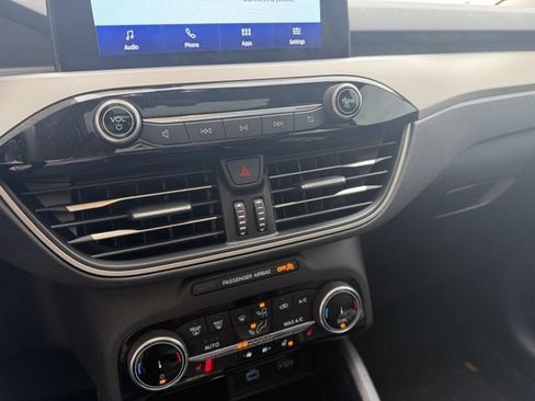 Used 2022 Ford Escape SEL image 21