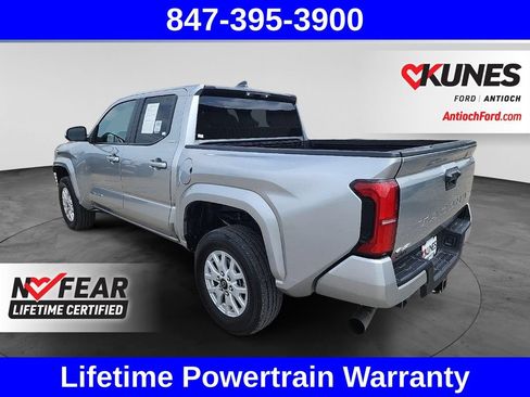 Used 2024 Toyota Tacoma SR5 AWD/4WD image 8