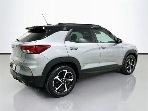 Used 2023 Chevrolet TrailBlazer RS w/ Sun and Liftgate Package image 7