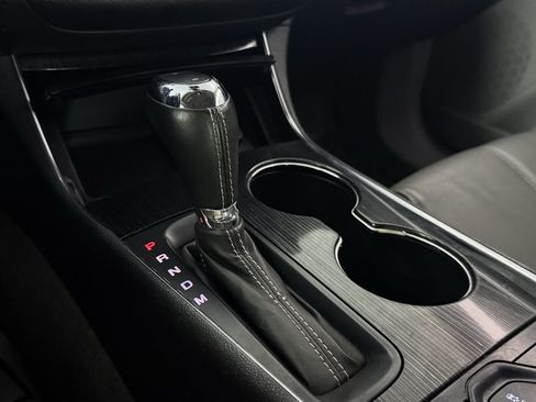 Used 2017 Chevrolet Impala Premier FWD image 25