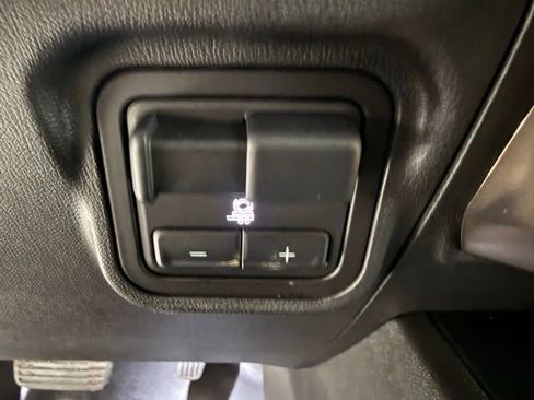 Used 2024 GMC Hummer EV 2X w/ LPO, Illumination Package image 44