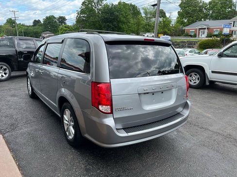 Used 2019 Dodge Grand Caravan SXT FWD image 8
