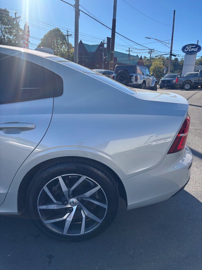Used 2019 Volvo S60 T6 Momentum w/ Premium Package AWD/4WD image 11