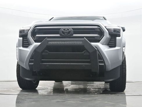 Used 2025 Toyota Tacoma SR5 AWD/4WD image 25
