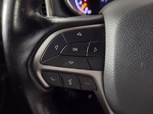 Used 2021 Jeep Grand Cherokee Laredo AWD/4WD image 18
