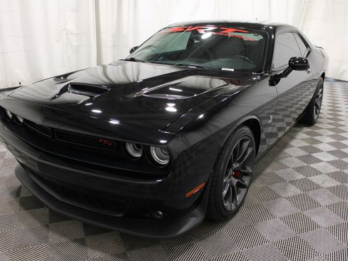 Used 2022 Dodge Challenger R/T Scat Pack RWD image 29