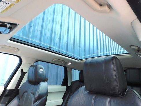 Used 2016 Land Rover Range Rover Sport HSE image 21