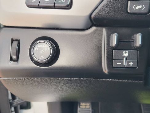 Used 2019 Chevrolet Suburban Premier RWD image 22