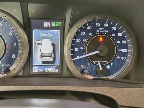 Used 2020 Toyota Sienna Limited Premium FWD image 12