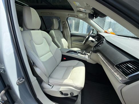 Used 2024 Volvo XC90 T8 Plus w/ Protection Package Premier AWD/4WD image 18