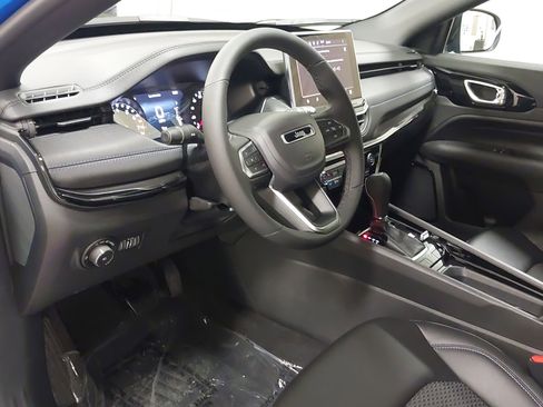 New 2026 Jeep Compass Latitude image 17