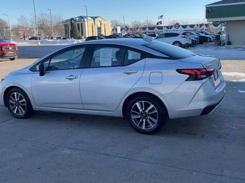 Used 2023 Nissan Versa SV image 6