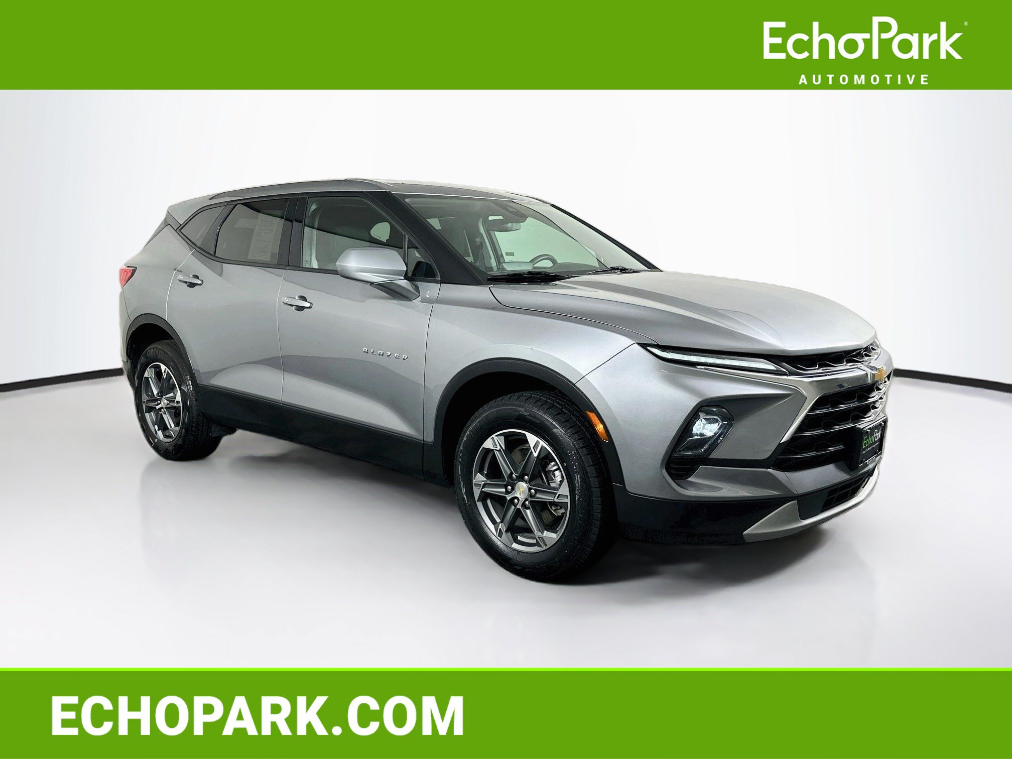 Used 2025 Chevrolet Blazer LT FWD image 1
