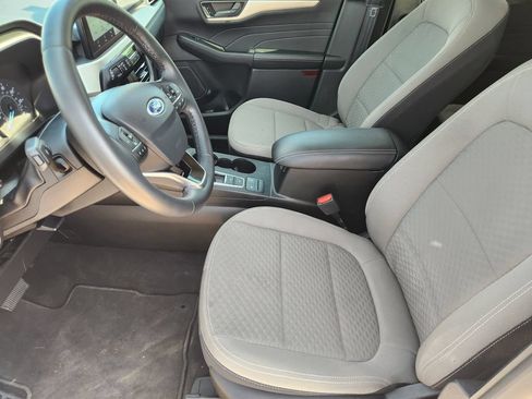 Used 2022 Ford Escape SE w/ SE Sport Appearance Package FWD image 12