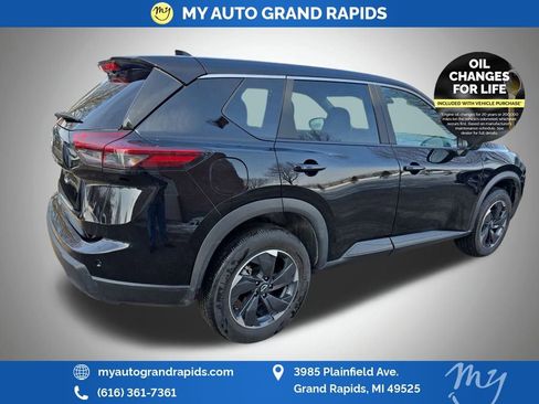 Used 2025 Nissan Rogue SV AWD/4WD image 7