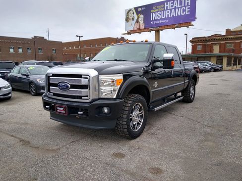 Used 2013 Ford F250 Platinum w/ FX4 Off Road Pkg image 4