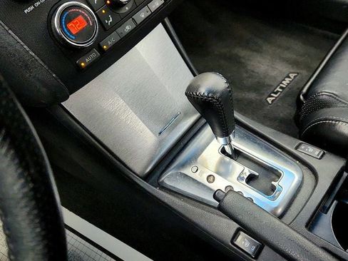 Used 2010 Nissan Altima 2.5 S w/ Premium Pkg image 17