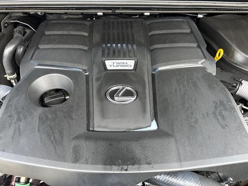 Used 2024 Lexus GX 550 w/ Accessory Package (Z1) AWD/4WD image 11