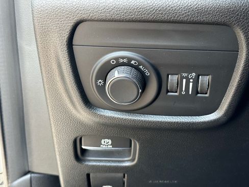 Certified 2023 Jeep Grand Cherokee Altitude AWD/4WD image 33