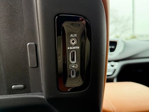 New 2026 Chrysler Pacifica Pinnacle FWD image 31
