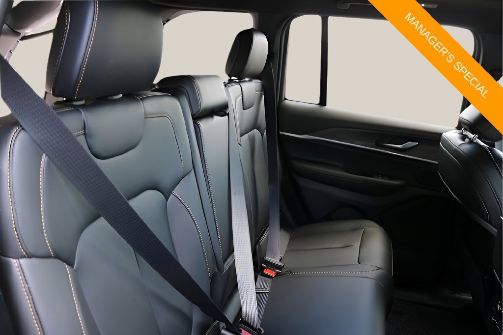 New 2026 Jeep Grand Cherokee Limited AWD/4WD image 17