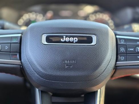 Used 2023 Jeep Compass Trailhawk image 27