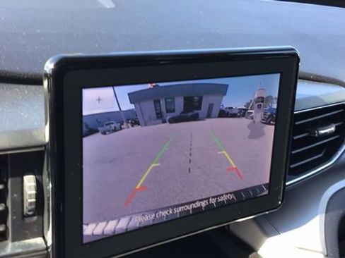 Used 2024 Ford Explorer XLT w/ Equipment Group 202A image 24