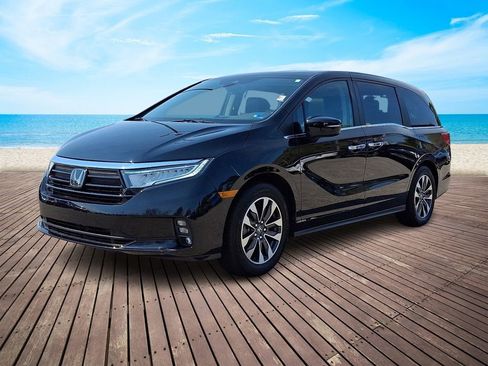 Used 2024 Honda Odyssey EX-L image 3