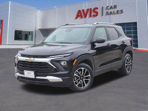 Used 2025 Chevrolet TrailBlazer LT AWD/4WD image 1