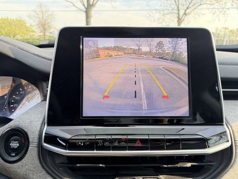 Used 2022 Jeep Compass Latitude image 19