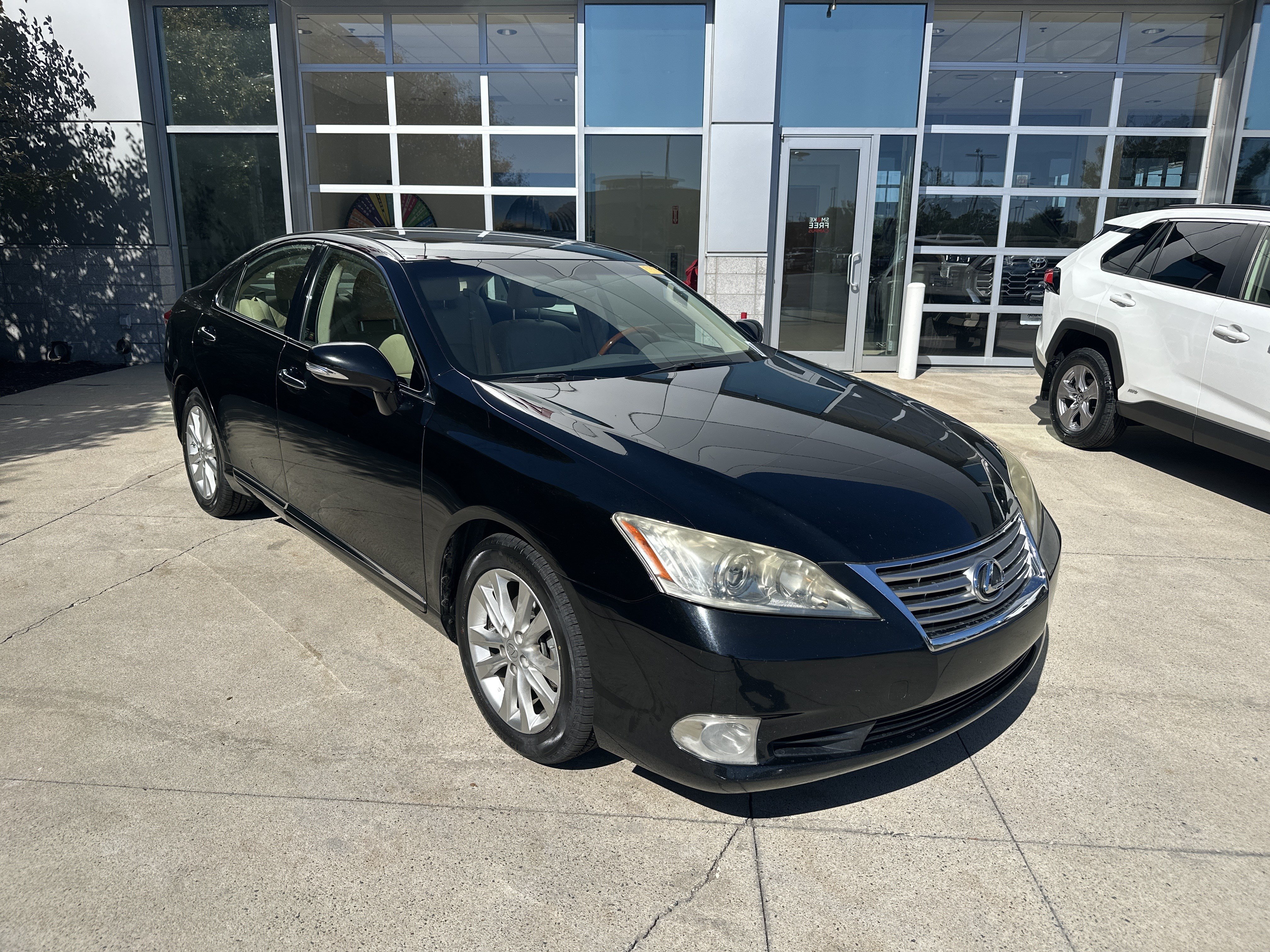 Used 2010 Lexus ES 350 FWD image 2