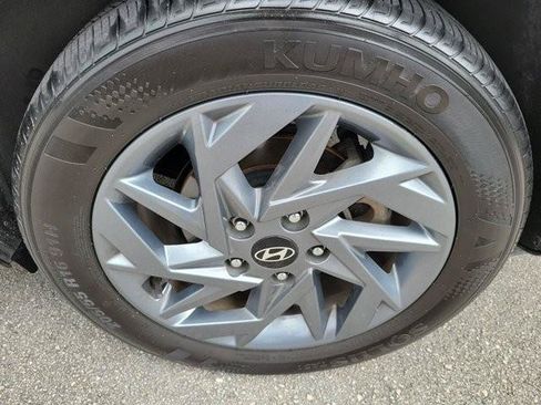 Certified 2024 Hyundai Elantra SEL FWD image 10