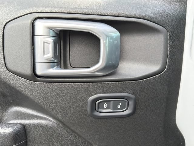 Used 2025 Jeep Wrangler Unlimited Sport AWD/4WD image 18