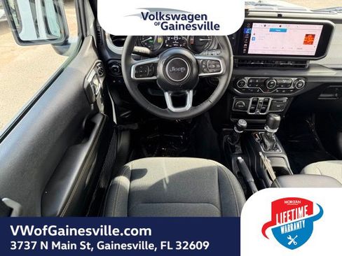 Used 2025 Jeep Wrangler Sahara w/ Safety Group image 15