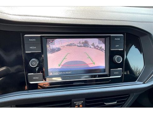 Used 2024 Volkswagen Jetta SE FWD image 23