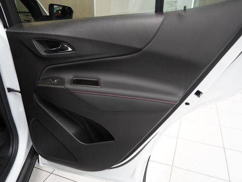Used 2024 Chevrolet Equinox RS AWD/4WD image 34
