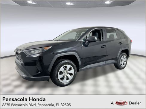 Used 2022 Toyota RAV4 LE image 1