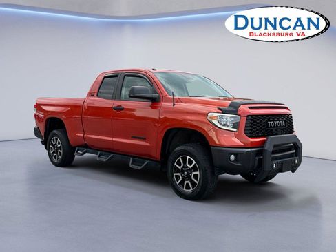 Used 2018 Toyota Tundra SR5 AWD/4WD image 1