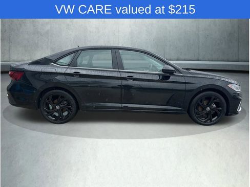 Used 2025 Volkswagen Jetta SE w/ Sunroof Package FWD image 8