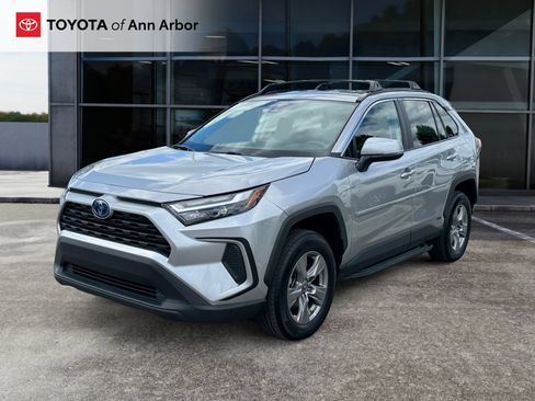 Used 2023 Toyota RAV4 LE AWD/4WD image 7