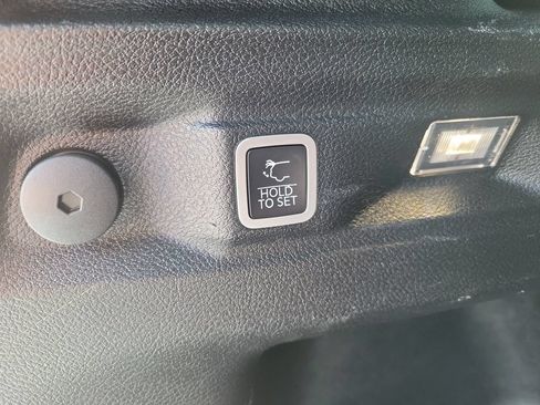 Used 2023 Jeep Grand Cherokee L Laredo AWD/4WD image 33