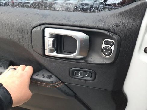 Used 2023 Jeep Gladiator Mojave w/ LED Lighting Group image 20