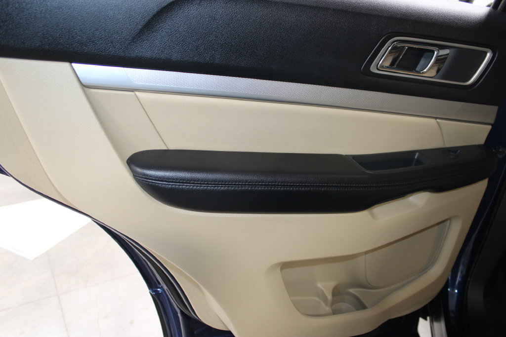 Used 2017 Ford Explorer XLT w/ Equipment Group 202A FWD image 22