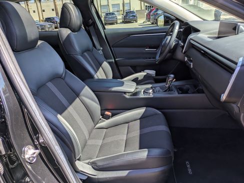 Used 2024 MAZDA CX-50 AWD 2.5 S w/ Premium Package image 31