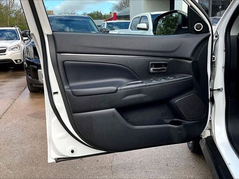 Used 2017 Mitsubishi Outlander Sport GT image 21