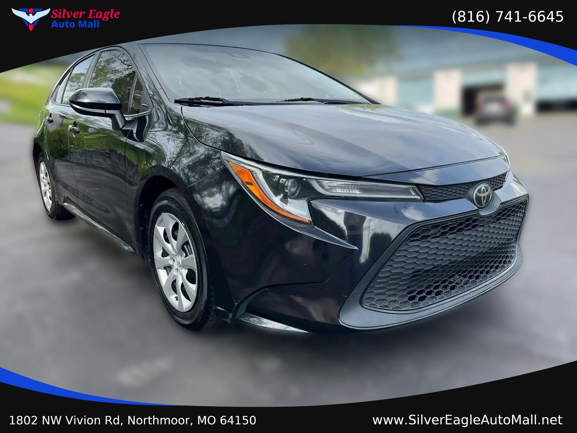 Used 2020 Toyota Corolla LE FWD image 3